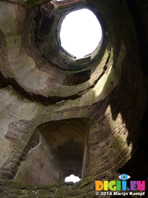 FZ004349 Spiral staircase traces in tower walls